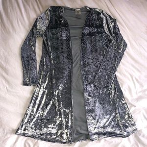 STATEMENT PIECE Silver velvet long sleeve kimono